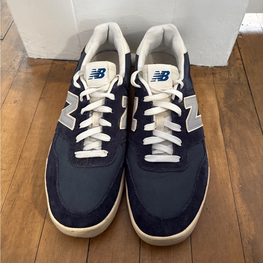 New Balance Men's Dark Blue and Cream Sneakers